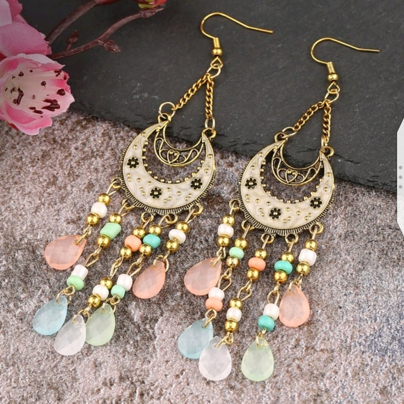 ✨3 FOR $28✨🆕CELESTIAL MOON & PASTEL BEAD DROP EARRINGS - Picture 3 of 5